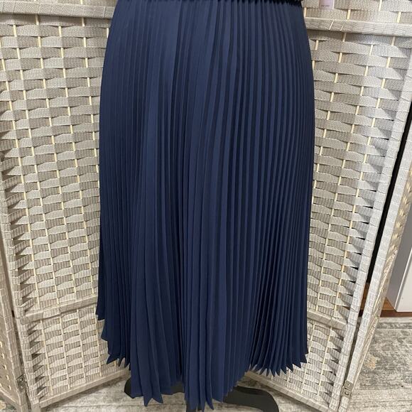 Nanette Lepore Sleeveless Pleated Dress Size 6 Navy High Smocked Neck Waist NEW - Picture 5 of 11
